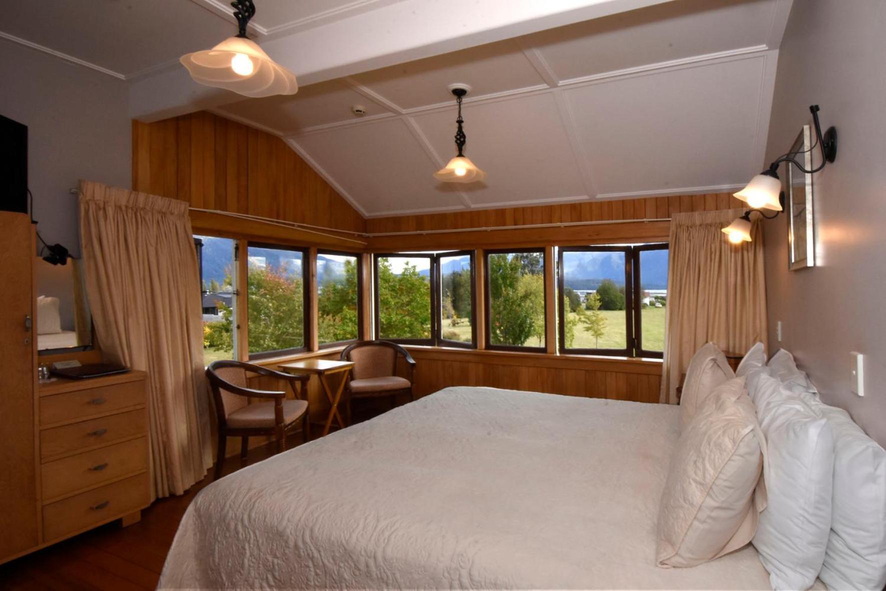 Te Anau Lodge Bagian luar foto